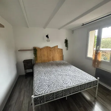 Maison Loft Au Pied Du Luberon Apartment